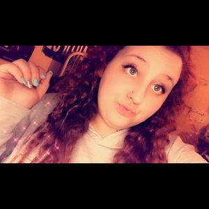 Meet your Posher, Alyssa